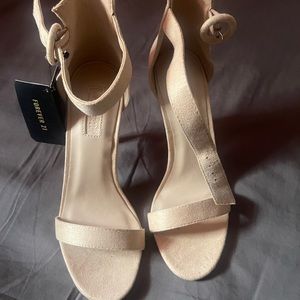 NWT, Women’s Forever 21, Nude Size 8 shoe